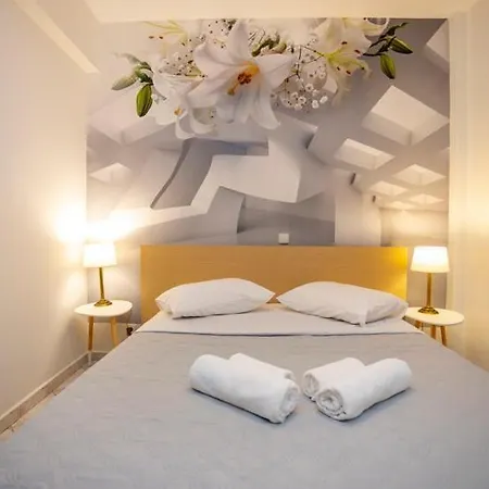 Kleio Apartment *